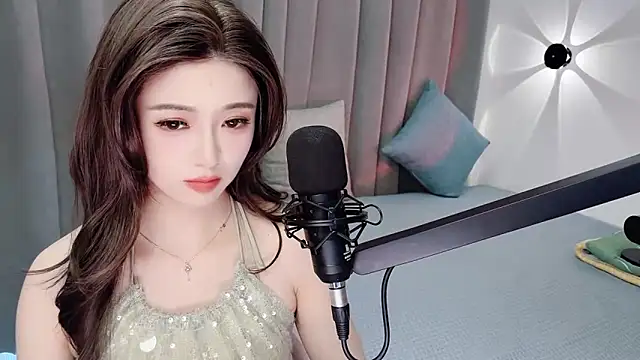 Snapshot of Momo-Wow chatting on 06/16/26, 06:13 Momo-Wow online show from 06/16/26, 06:13