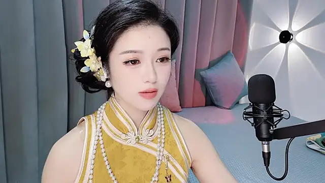 Snapshot of Momo-Wow chatting on 06/26/26, 06:19 Momo-Wow online show from 06/26/26, 06:19