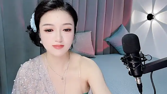 Snapshot of Momo-Wow chatting on 07/04/26, 06:31 Momo-Wow online show from 07/04/26, 06:31