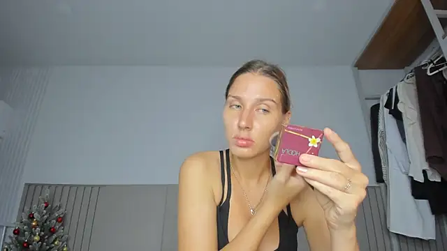 SofiClimbing online show from 12/19/25, 01:42