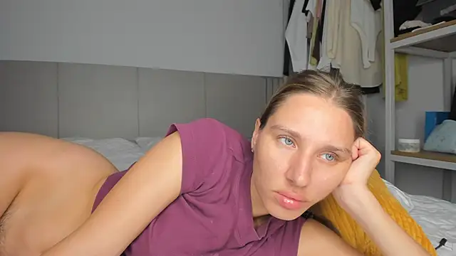 Snapshot of SofiClimbing chatting on 02/23/26, 12:01 SofiClimbing online show from 02/23/26, 12:01