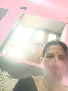 Snapshot of siwanijha007 chatting on 07/17/26, 10:45 siwanijha007 online show from 07/17/26, 10:45