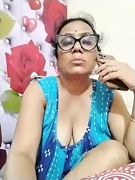 Snapshot of chatterjeesayani567 chatting on 06/07/26, 02:11 chatterjeesayani567 online show from 06/07/26, 02:11