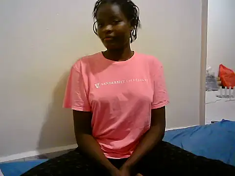 Snapshot of BerryJulie chatting on 06/16/26, 05:13 BerryJulie online show from 06/16/26, 05:13