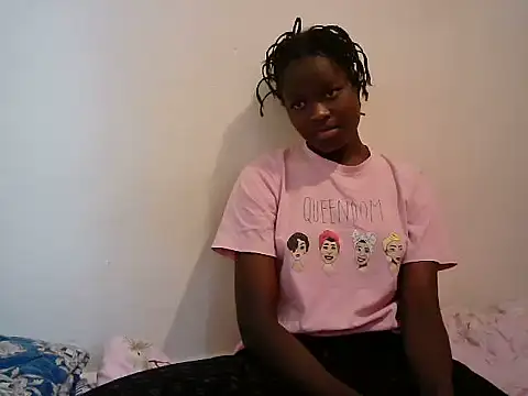 Snapshot of BerryJulie chatting on 06/20/26, 08:30 BerryJulie online show from 06/20/26, 08:30