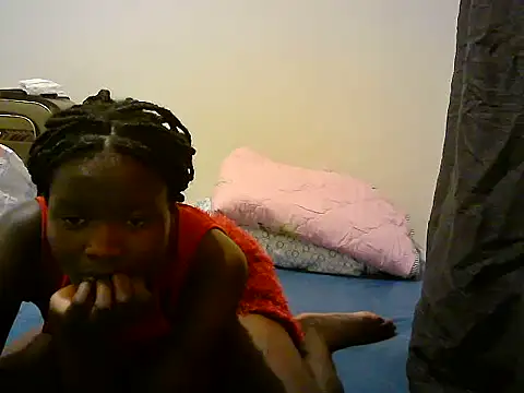 Snapshot of BerryJulie chatting on 06/04/26, 04:22 BerryJulie online show from 06/04/26, 04:22