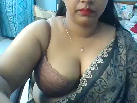 Snapshot of Tamil_hot_Meenu chatting on 07/05/26, 05:42 Tamil hot Meenu online show from 07/05/26, 05:42