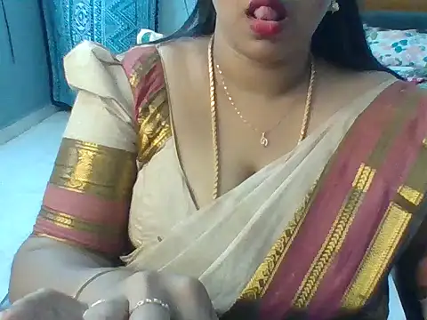 Snapshot of Tamil_hot_Meenu chatting on 06/26/26, 04:24 Tamil hot Meenu online show from 06/26/26, 04:24
