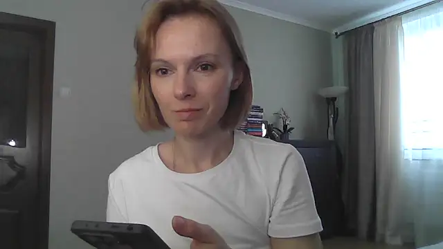 AdelleLovee  online show from 06/04/26, 03:28