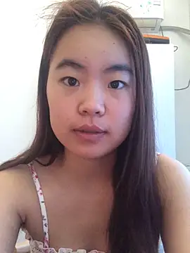 YiYi5520 online show from 06/04/26, 07:24