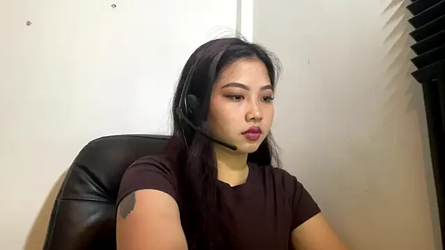 LupitaMenk online show from 06/04/26, 03:00