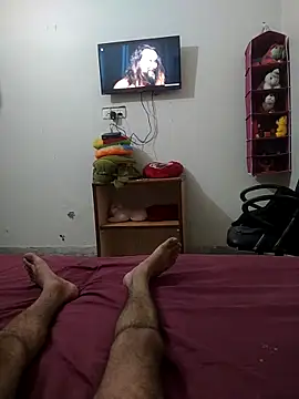 hotyuvraj69 online show from 06/02/26, 07:58