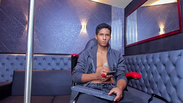 Snapshot of Yoel_Blessed chatting on 06/18/26, 11:15 Yoel Blessed online show from 06/18/26, 11:15