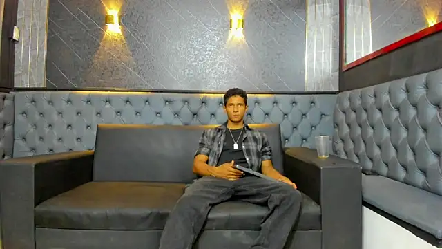 Snapshot of Yoel_Blessed chatting on 06/19/26, 11:27 Yoel Blessed online show from 06/19/26, 11:27