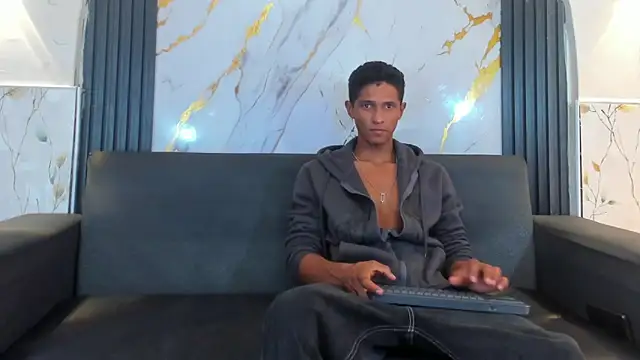 Snapshot of Yoel_Blessed chatting on 06/17/26, 09:03 Yoel Blessed online show from 06/17/26, 09:03