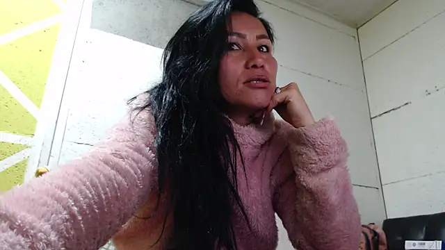 Snapshot of Nicolsweet_ chatting on 06/13/26, 02:20 Nicolsweet online show from 06/13/26, 02:20