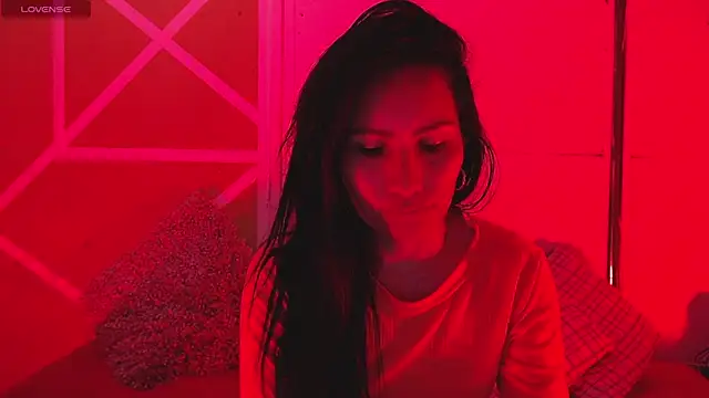 Snapshot of Nicolsweet_ chatting on 06/21/26, 02:06 Nicolsweet online show from 06/21/26, 02:06