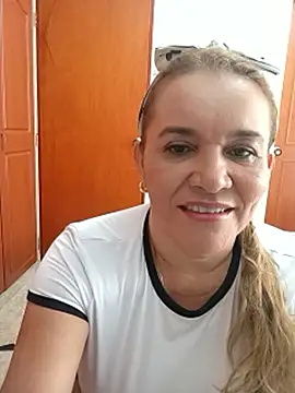 Sara hilton02 online show from 06/14/26, 02:29
