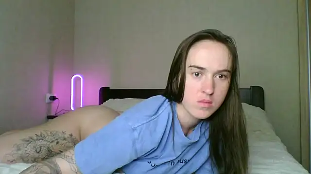 Snapshot of elliza_snow chatting on 06/30/26, 08:03 elliza snow online show from 06/30/26, 08:03