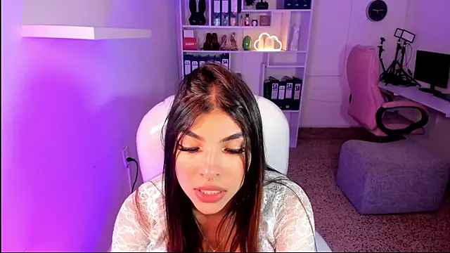 AmyFender online show from 06/06/26, 07:08