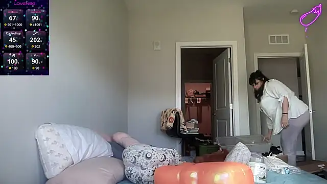 maddiliz online show from 03/18/25, 02:28