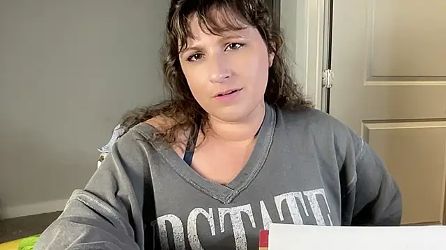 maddiliz online show from 09/26/25, 04:30
