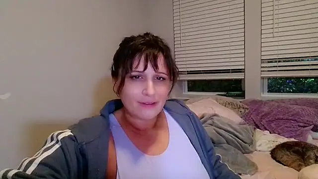 Snapshot of maddiliz chatting on 02/03/26, 03:59 maddiliz online show from 02/03/26, 03:59