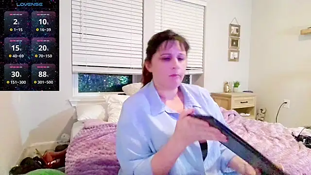 Snapshot of maddiliz chatting on 02/13/26, 03:06 maddiliz online show from 02/13/26, 03:06