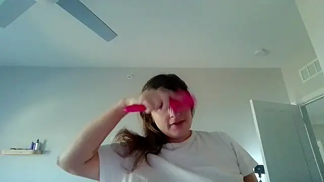 Snapshot of maddiliz chatting on 02/08/26, 06:49 maddiliz online show from 02/08/26, 06:49