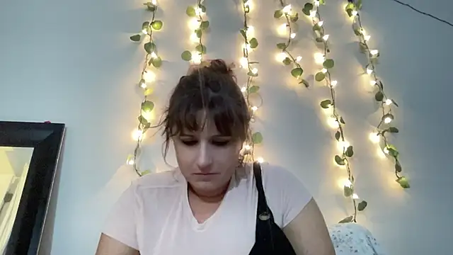 maddiliz online show from 11/21/25, 04:44