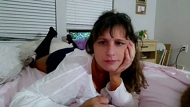 Snapshot of maddiliz chatting on 01/12/26, 05:36 maddiliz online show from 01/12/26, 05:36