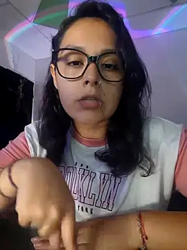 Snapshot of Miss_kittyX chatting on 07/17/26, 11:57 Miss kittyX online show from 07/17/26, 11:57