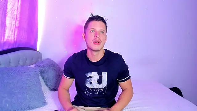 Snapshot of johnycooper08 chatting on 07/08/26, 12:50 johnycooper08 online show from 07/08/26, 12:50