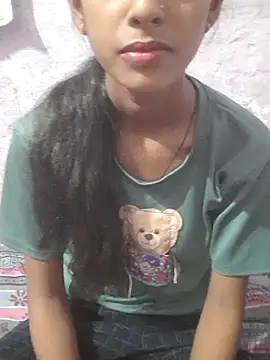 Saloni-Tyagi online show from 06/18/26, 01:16