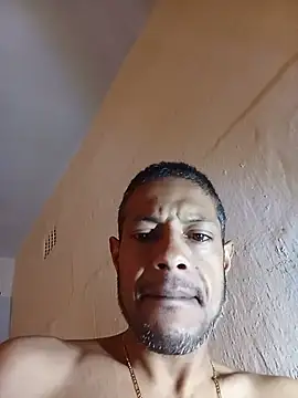 Snapshot of hornyman69123 chatting on 07/26/26, 07:43 hornyman69123 online show from 07/26/26, 07:43