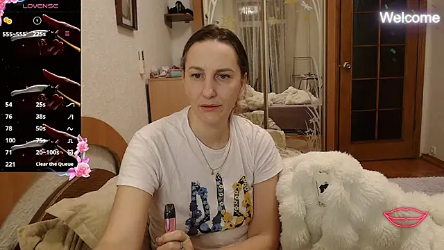 Yevgeshka-Milashka online show from 12/18/25, 04:17