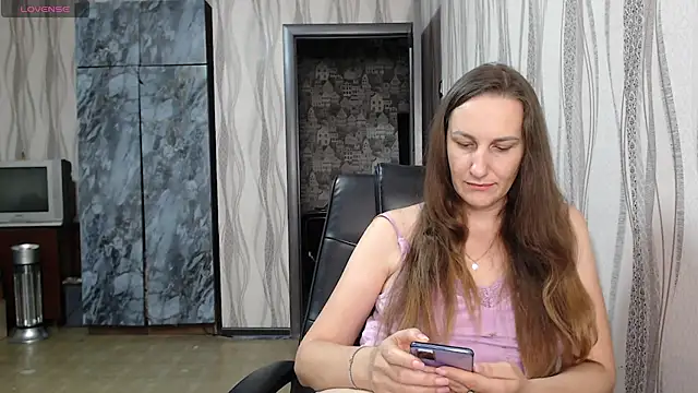 Yevgeshka-Milashka online show from 11/02/25, 01:27