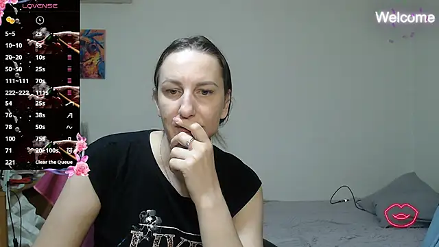 Yevgeshka-Milashka online show from 12/15/25, 04:51