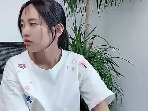 Snapshot of xiaolei-99 chatting on 06/02/26, 08:14 xiaolei-99 online show from 06/02/26, 08:14