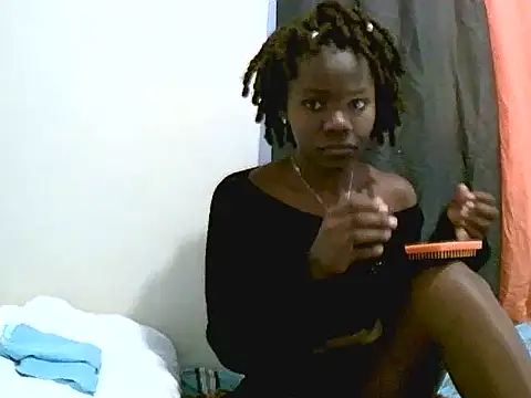 Snapshot of QueenSar chatting on 06/20/26, 10:09 QueenSar online show from 06/20/26, 10:09