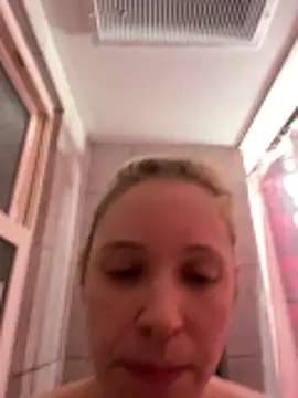 Snapshot of redrumredroom chatting on 06/03/26, 03:18 redrumredroom online show from 06/03/26, 03:18