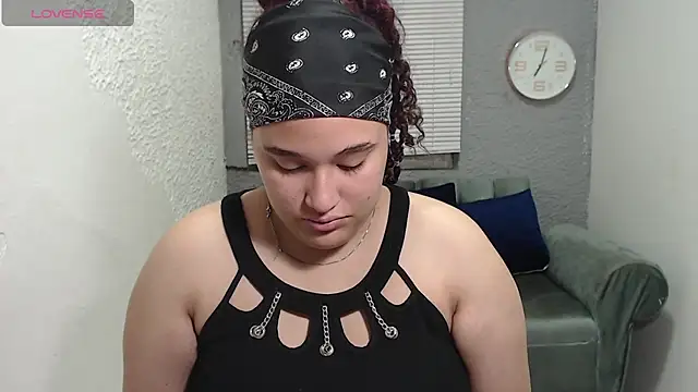 Snapshot of leilasosexy chatting on 06/24/26, 12:26 leilasosexy online show from 06/24/26, 12:26