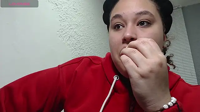 Snapshot of leilasosexy chatting on 07/10/26, 01:44 leilasosexy online show from 07/10/26, 01:44