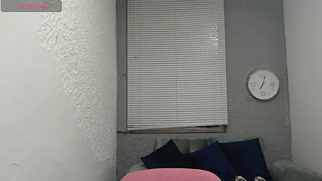 Snapshot of leilasosexy chatting on 07/16/26, 12:35 leilasosexy online show from 07/16/26, 12:35