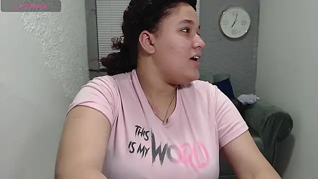 Snapshot of leilasosexy chatting on 06/19/26, 12:22 leilasosexy online show from 06/19/26, 12:22