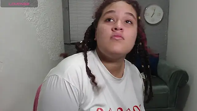 Snapshot of leilasosexy chatting on 07/02/26, 01:39 leilasosexy online show from 07/02/26, 01:39