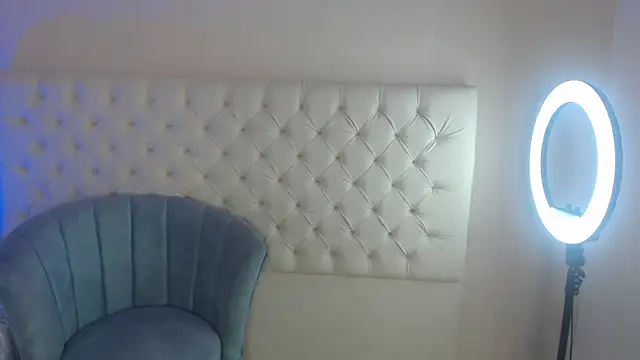 Snapshot of alexa___11 chatting on 06/22/26, 12:24 alexa 11 online show from 06/22/26, 12:24
