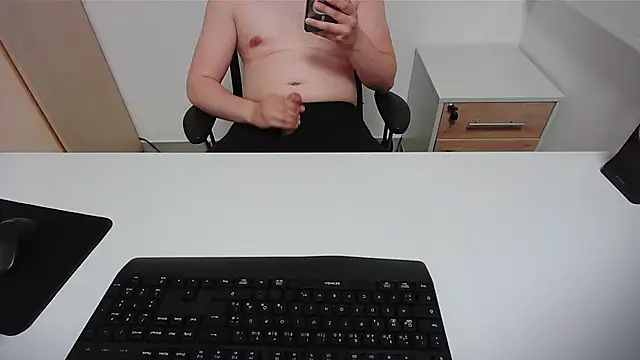 NightShadee2 online show from 06/02/26, 07:47