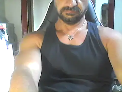 Snapshot of francesc80 chatting on 07/05/26, 07:04 francesc80 online show from 07/05/26, 07:04