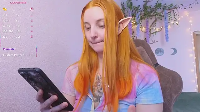 Snapshot of Elfie_Agatha chatting on 06/19/26, 09:26 Elfie Agatha online show from 06/19/26, 09:26